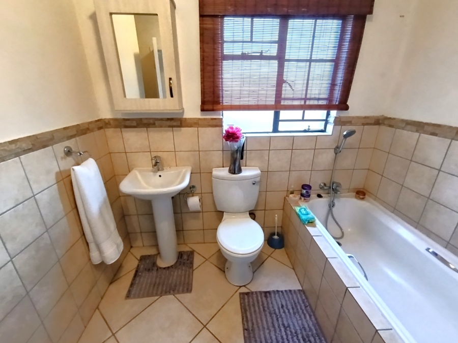 2 Bedroom Property for Sale in Hillside Free State